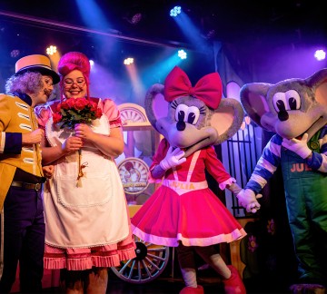 Theatershow Jul & Julia en de Lentekriebels.jpg