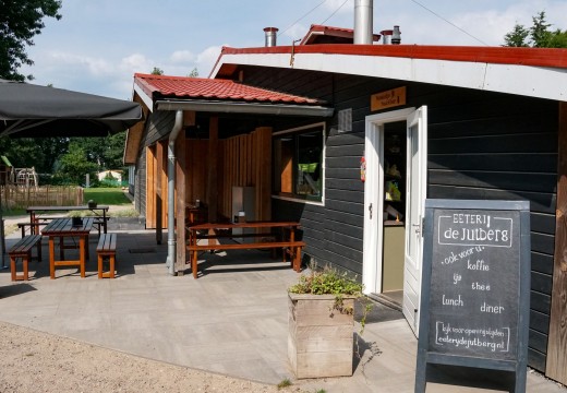 Snackcorner met terras Snackcorner met terras