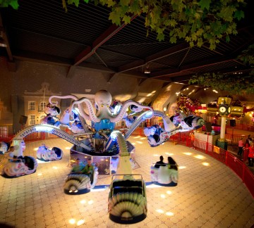 Octopus_Attractie_Indoor-Kermis_Preston_Palace.jpg